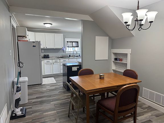 5th image of 212 N Martin Ave