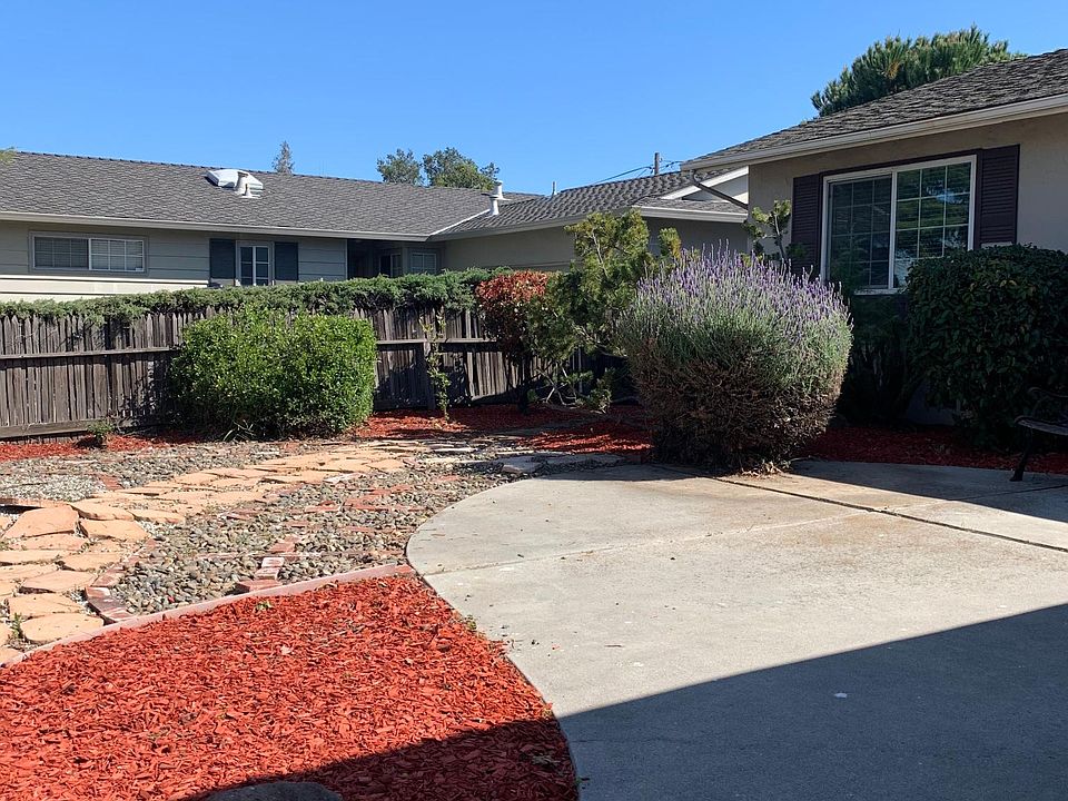 1st image of 918 Virginia Ave