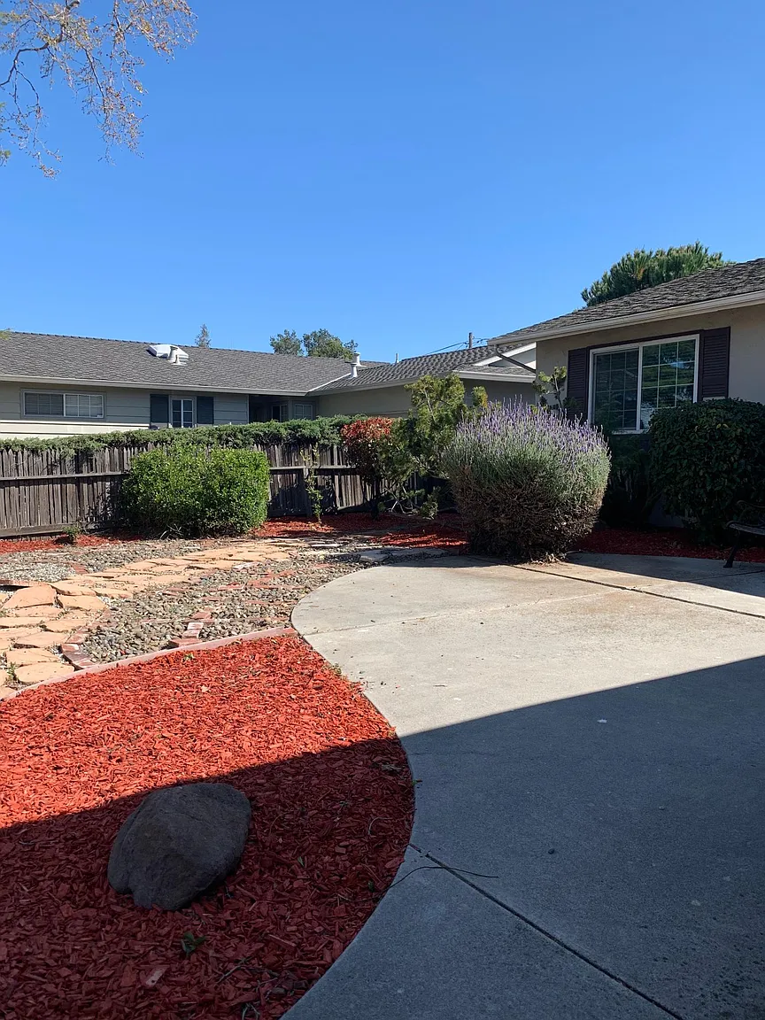 918 Virginia Ave photo 1