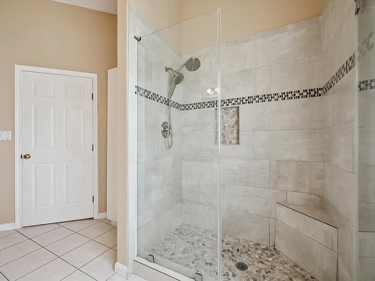 2709 Avenue D — Photo 13