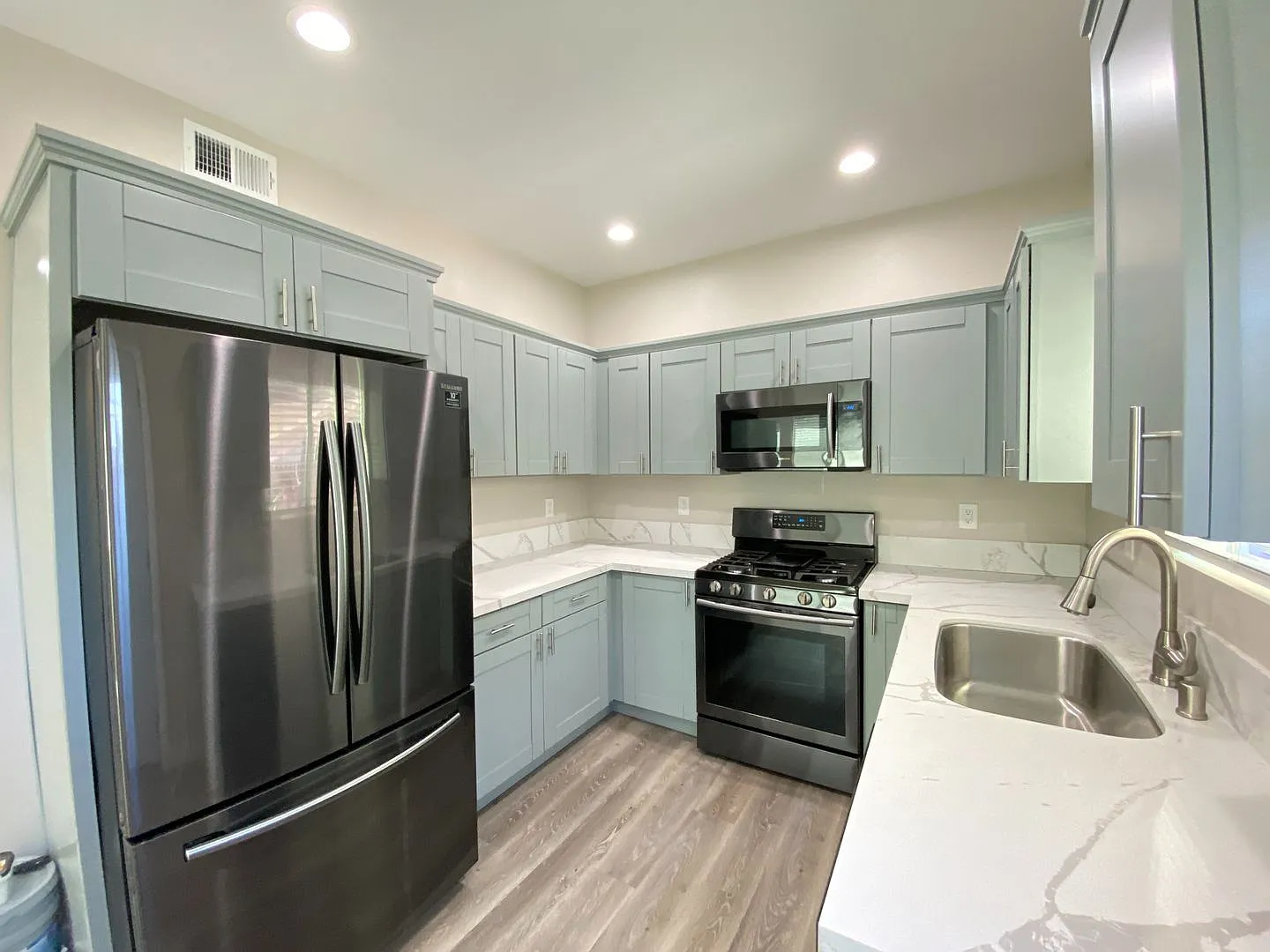 4BD/2BA on East Falls!! — Photo 1