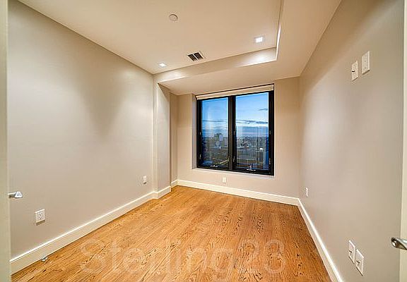 4th image of 2718 Hoyt Ave S APT 10C