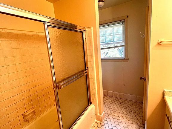 2nd image of 212 Lowndes Ave