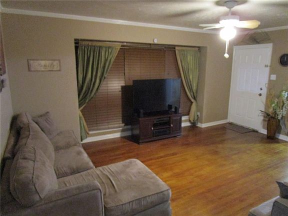 4th image of 1116 Creekside Dr