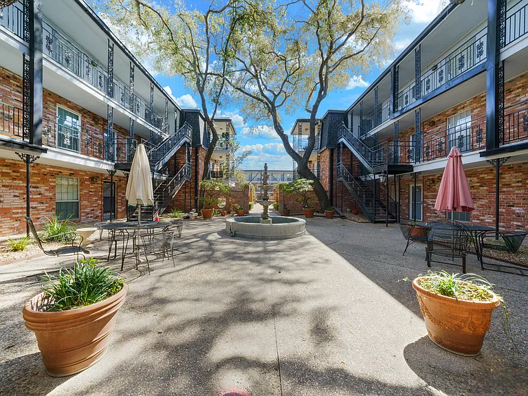 8401 N New Braunfels Ave #240 — Photo 26