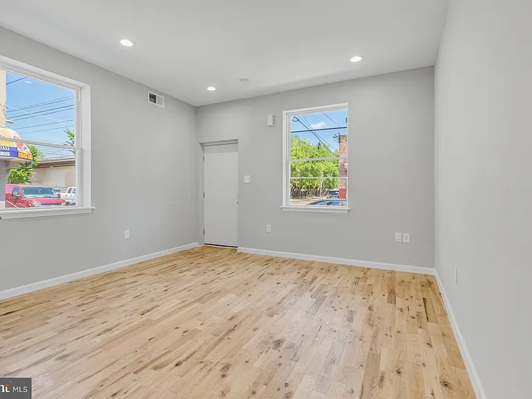 410 Diamond St #1 — Photo 4