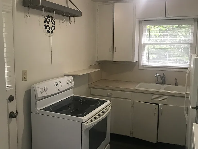 19 W Shore Ave SW — Photo 3