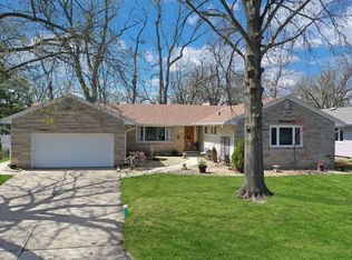 3 Eastmoreland Pl, Decatur, IL 62521