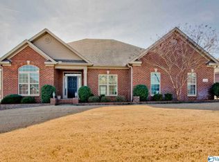 7564 Crestridge Dr, Owens Cross Roads, AL 35763
