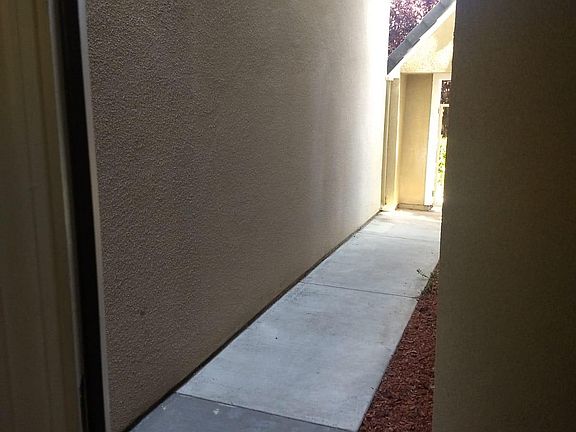 2nd image of 2197 Weston Pl