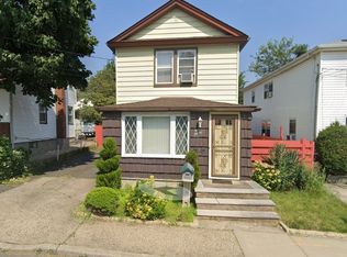 190 Claridge Ave, Elmont, NY 11003