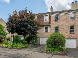 64 Kingswood Dr #64, Bethel, CT 06801