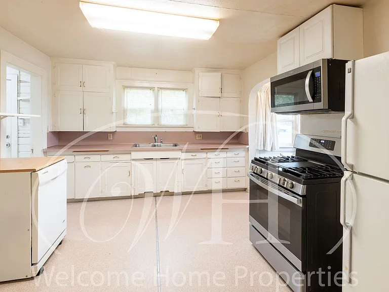 322 SW 1st St — Photo 12