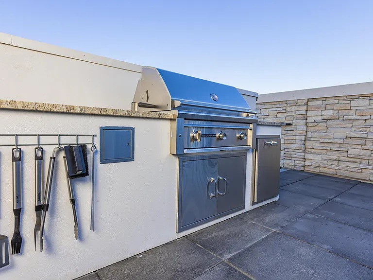 Zeta Luxury Apartments — Photo 25