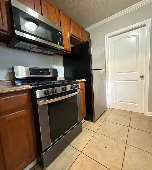 3862 Shane Ct — Photo 3