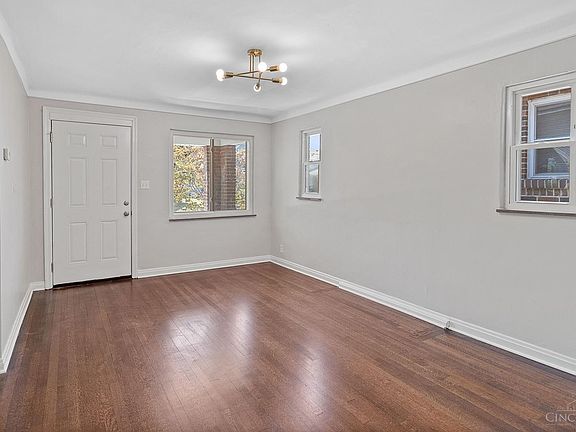 3rd image of 1948 Dalewood Pl