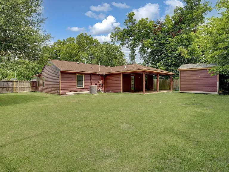8159 Glenhollow Dr — Photo 2
