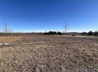 2-28 Eastview Dr, Sharon, WI 53585
