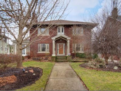 2688 W Saint James Pkwy, Cleveland Heights, OH, 44106