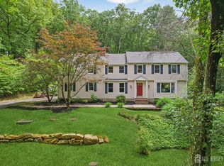 11 Delwood Rd, Chester, NJ 07930