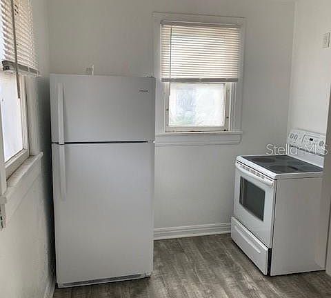 5th image of 2111 8th Ave N #2