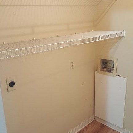 5th image of 33 NW Holly Dr