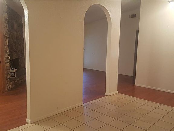 2nd image of 3921 Sun Valley Ct