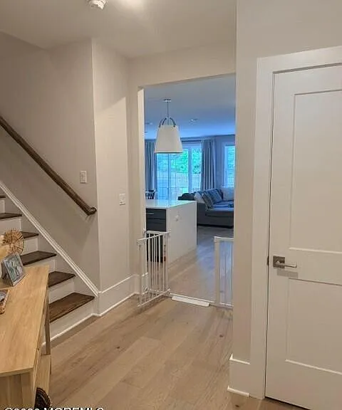 4036 Heron Dr — Photo 2