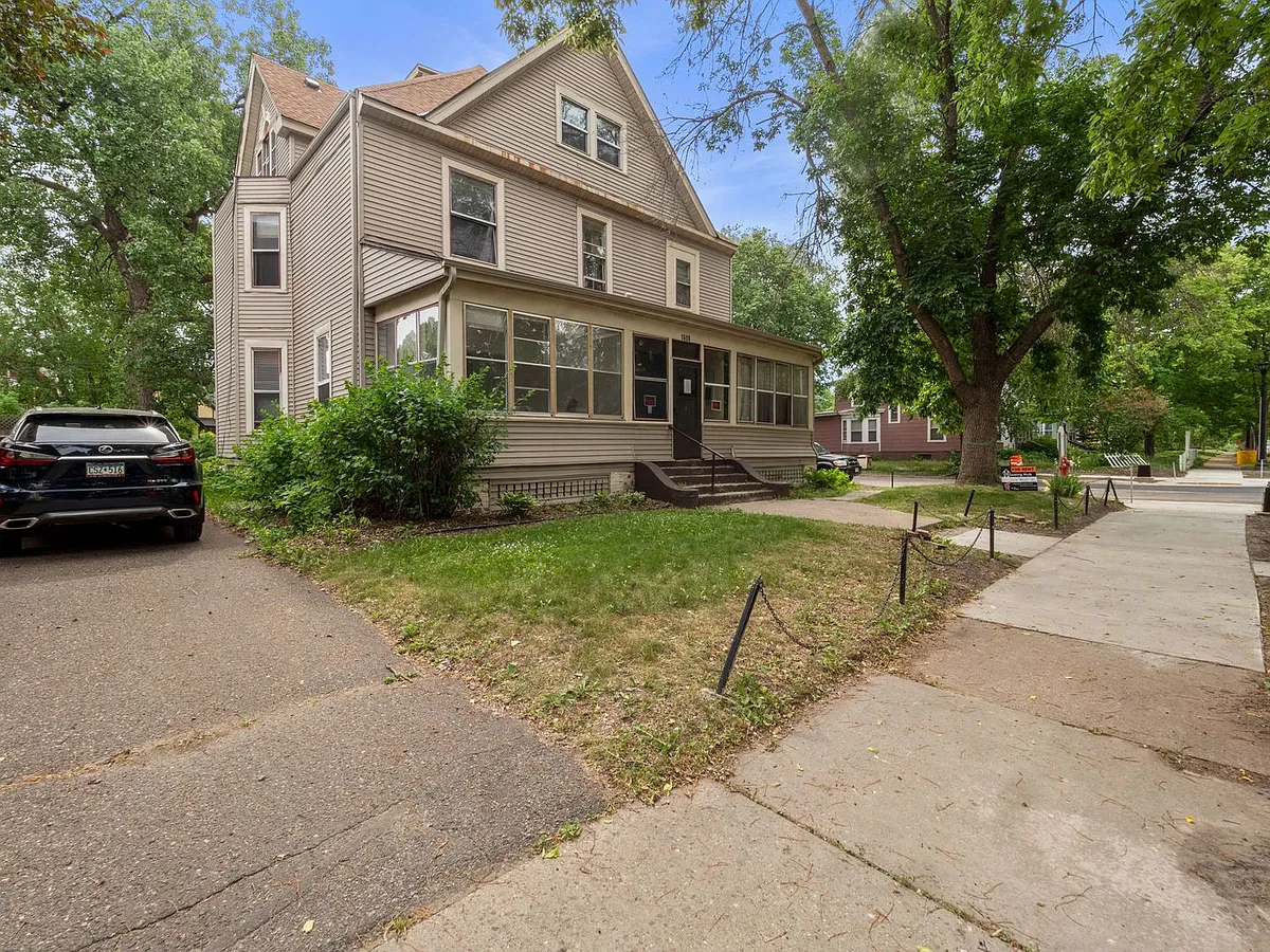 Building Photo - 1600 Emerson Ave N