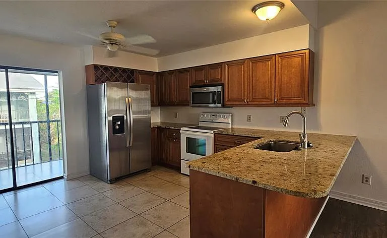4904 Vincennes Ct #209 — Photo 4