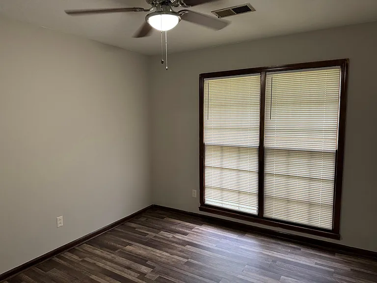 1303 Pagoda Dr — Photo 9