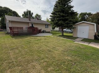 512 4th Ave NE, East Grand Forks, MN 56721