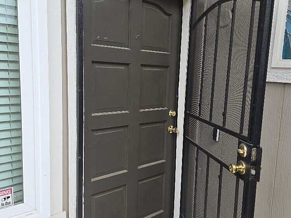 3rd image of 2932 Stanford Ln
