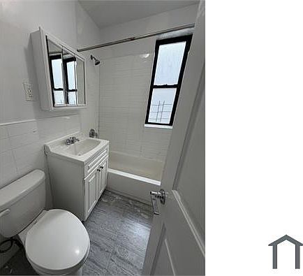 3rd image of 2654 Marion Ave #4