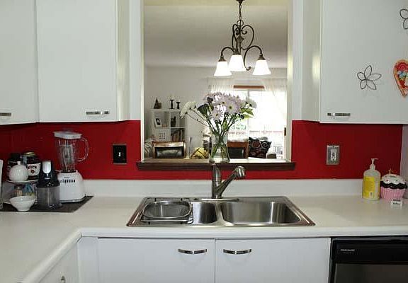 5th image of 185 Macandrews Way