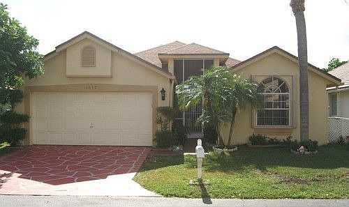 2nd image of 1057 Fairfax Cir W