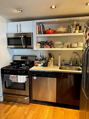 Rented by FLATS & PADS LLC | media 3