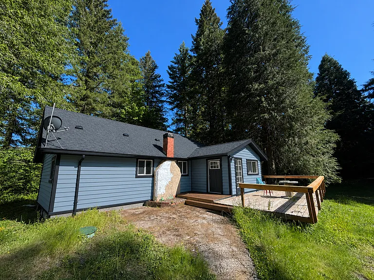 2835 NE Highway 20 — Photo 16