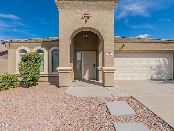 3rd image of 709 E PALOMINO Way