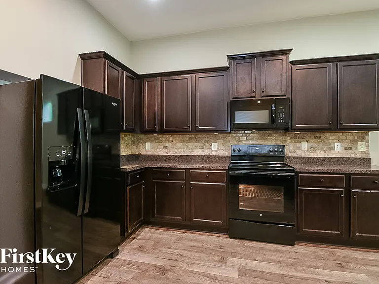 180 Renford Rd — Photo 6