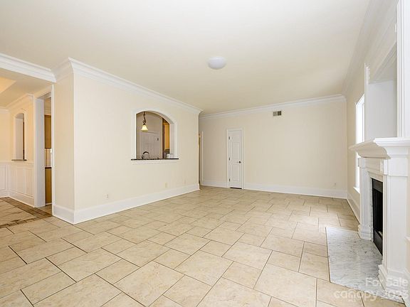 4th image of 13610 Glenwyck Ln