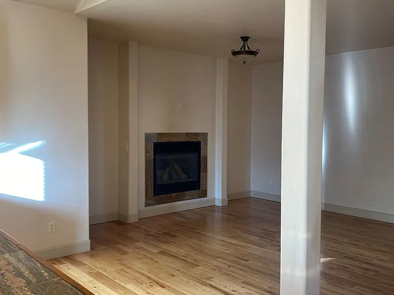 250 Whitehorse Dr — Photo 4