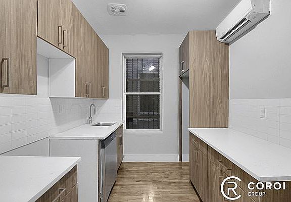 2nd image of 1661 Sterling Pl #2G