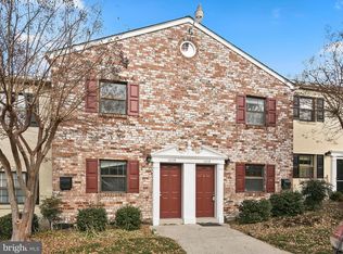 11112 Snug Haven Ln, Fairfax, VA 22030
