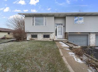 660 S Main St, Oregon, WI 53575