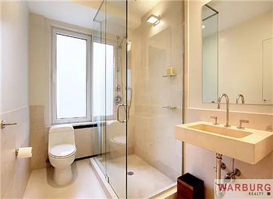 Sold by Warburg | media 21