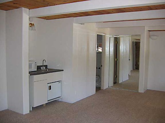 4th image of 680 Zurich Dr #2