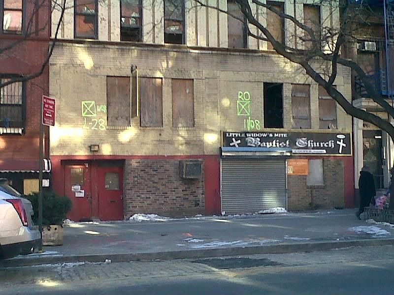 1st image of 256 W 135th St