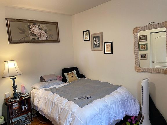 5th image of 1318 W Montrose Ave #2