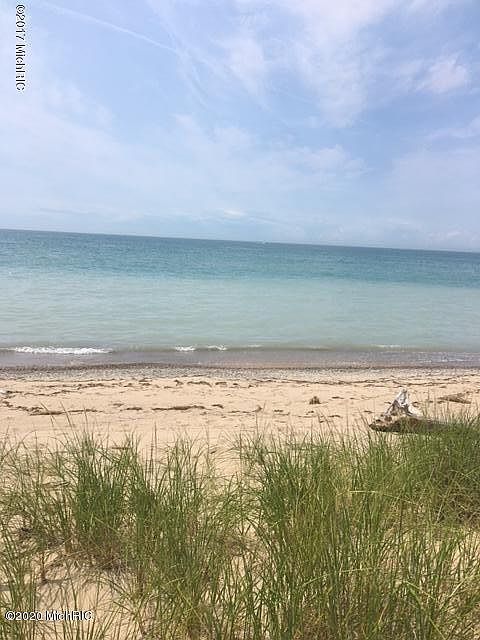 2nd image of 672 S Lakeshore Dr